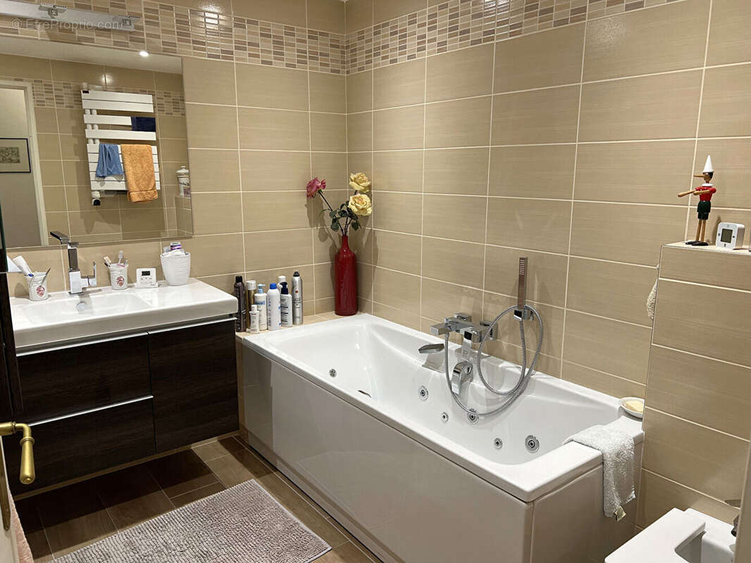 Appartement à VILLENEUVE-LES-AVIGNON