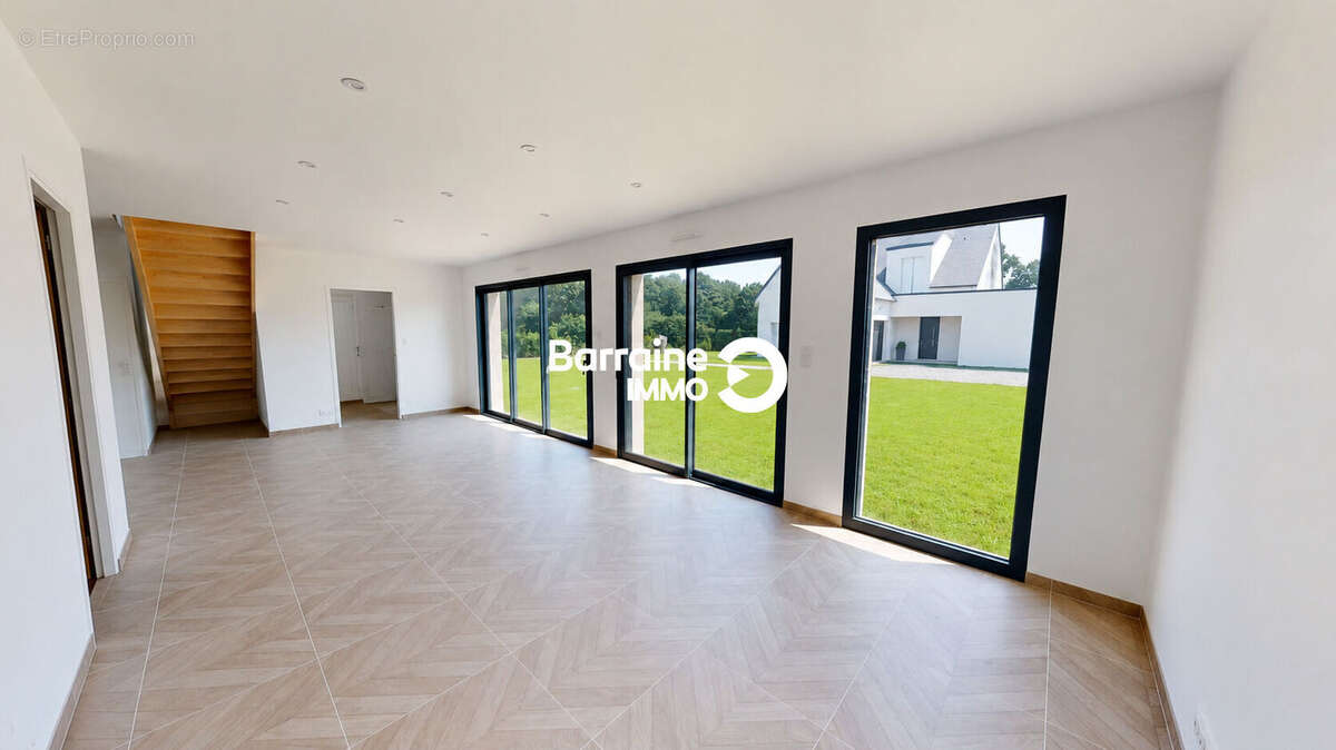 A vendre proche landerneau - tremaouezan maison t6 111m² recente garage jardin - photo 7