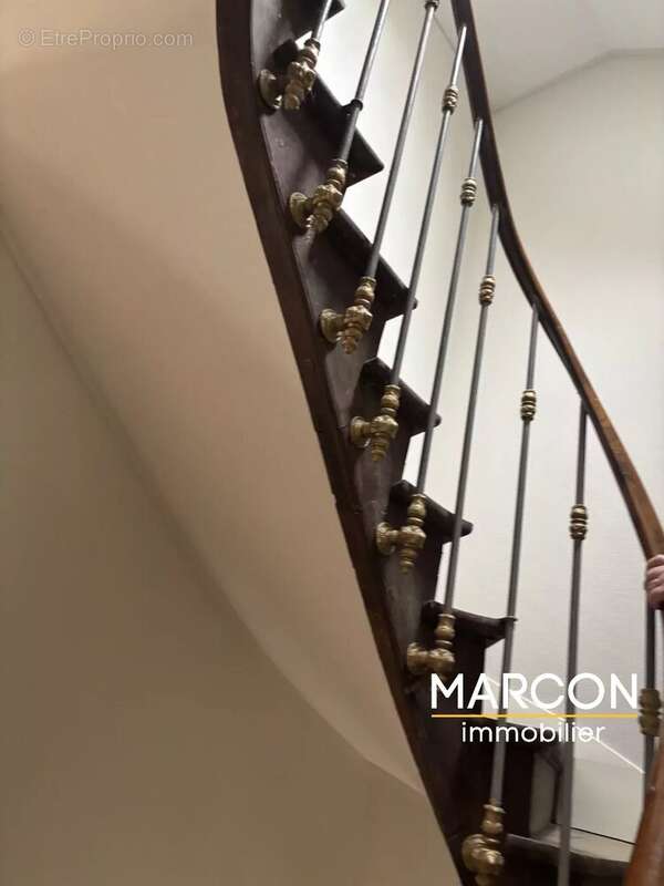 Maison à SAINT-GEORGES-LES-LANDES