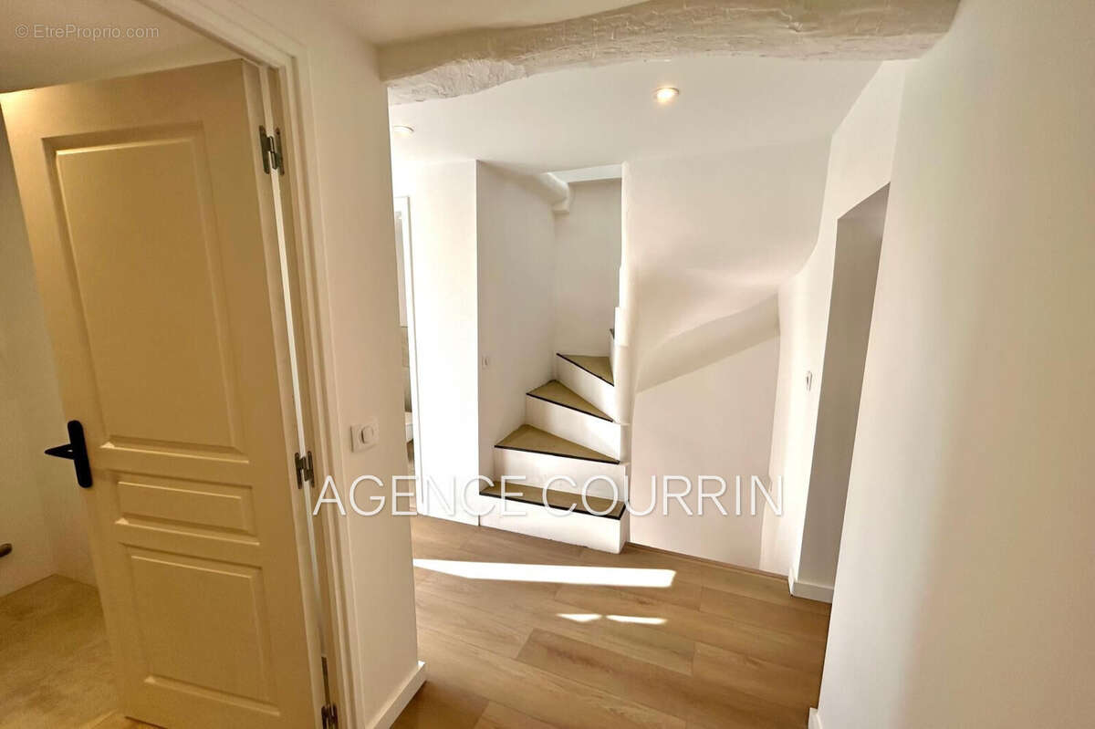 Appartement à PEYMEINADE