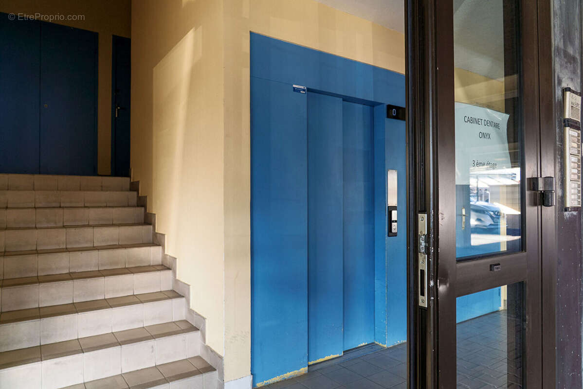 Commerce à CARCASSONNE