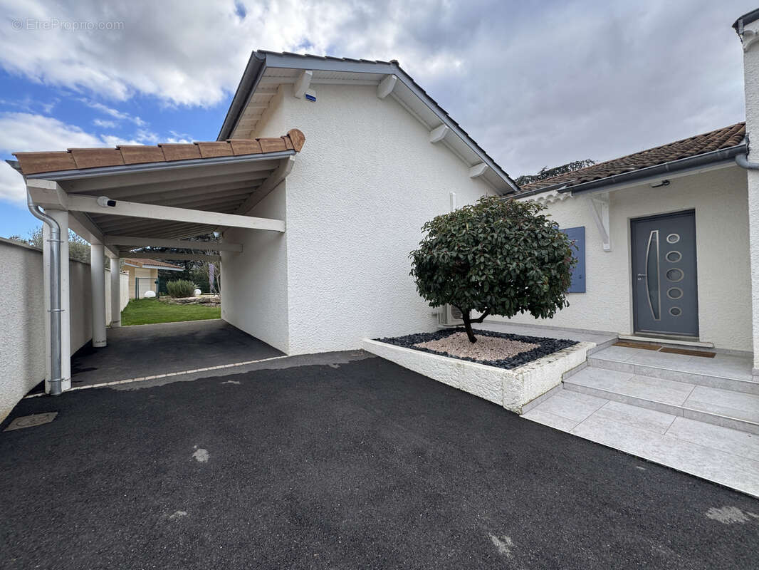 Maison à ROMANS-SUR-ISERE