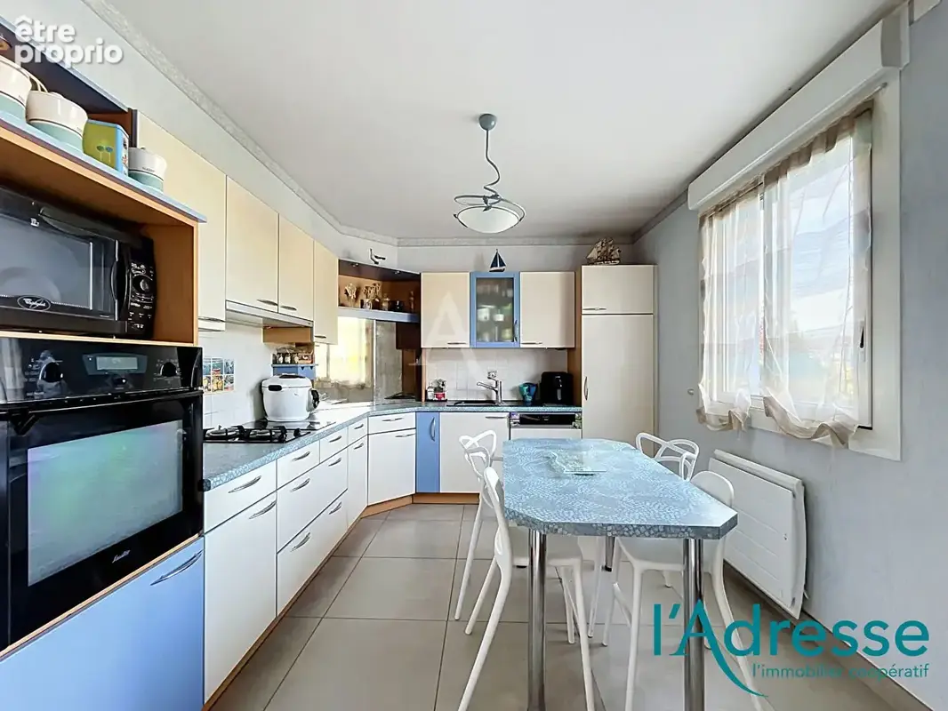 Maison familiale de 4 chambres à proximité des commodités - photo 8