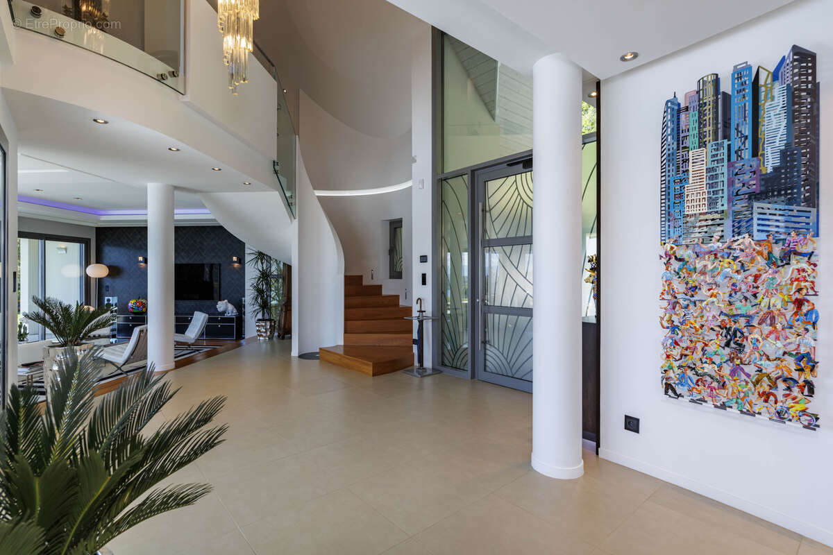 Villa d'exception dominant le lac - photo 40