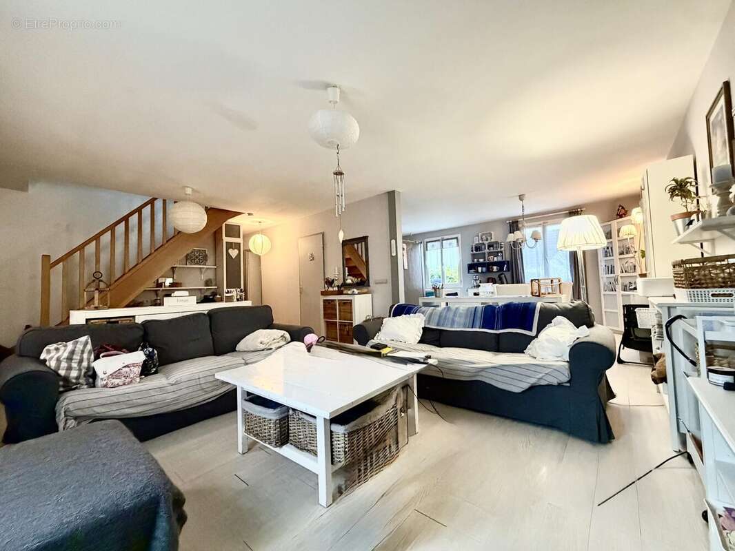 Maison à MARLY-LA-VILLE