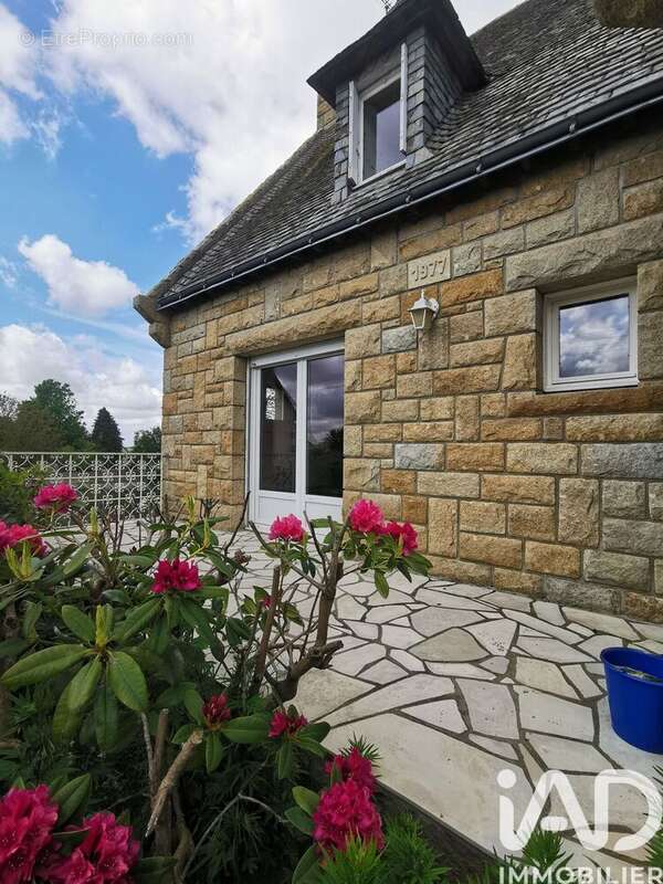 Photo 3 - Maison à LA ROCHE-DERRIEN