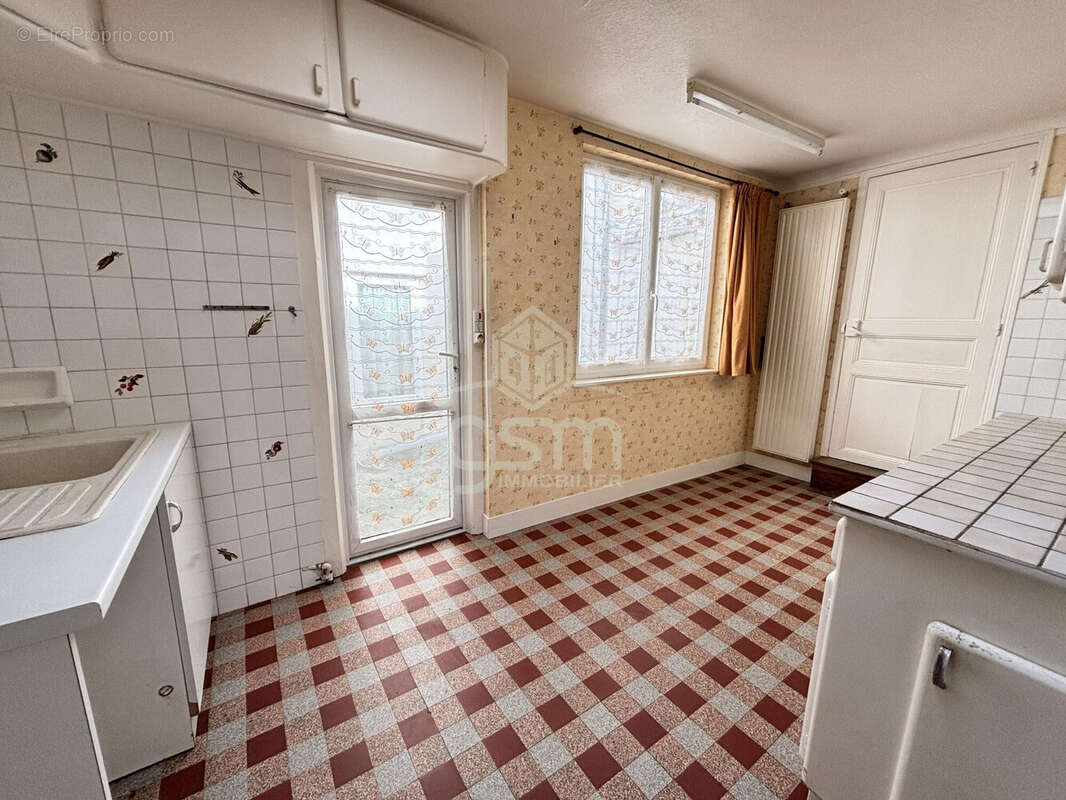 Maison à SAINTE-MAURE-DE-TOURAINE