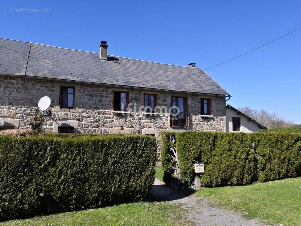 Maison à ESPINASSE
