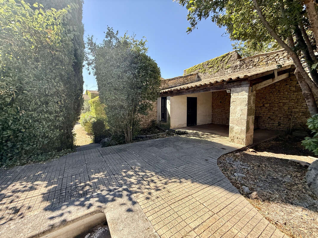 Maison à MILHAUD