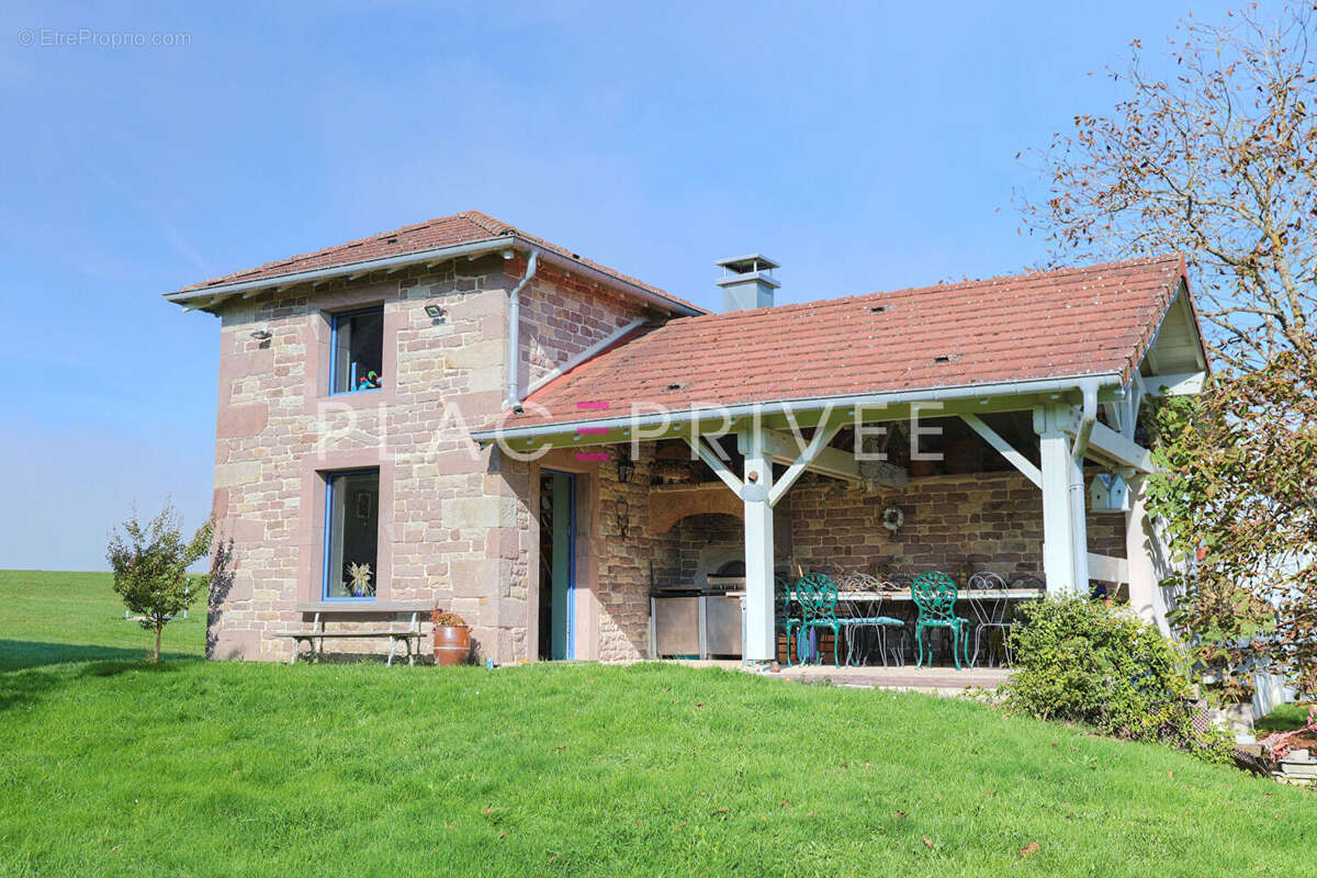 Maison à LA CHAPELLE-AUX-BOIS