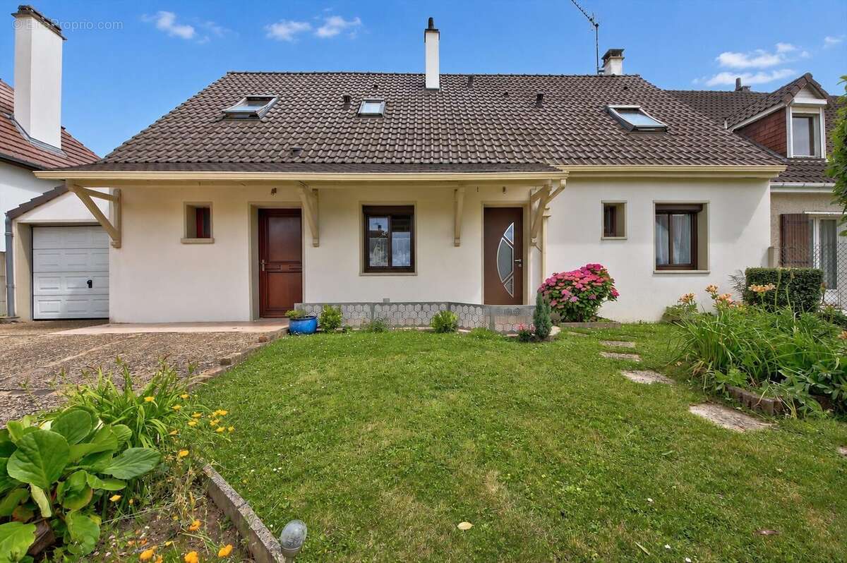 Maison à BOIS-D'ARCY