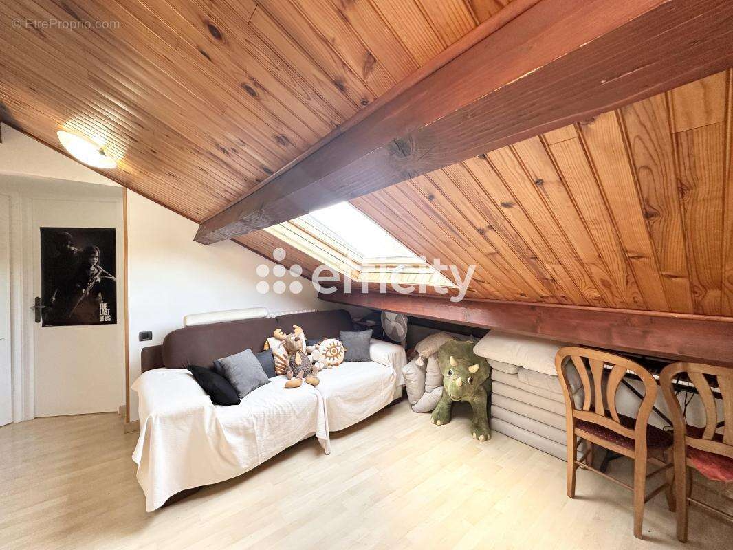 Maison à DECINES-CHARPIEU