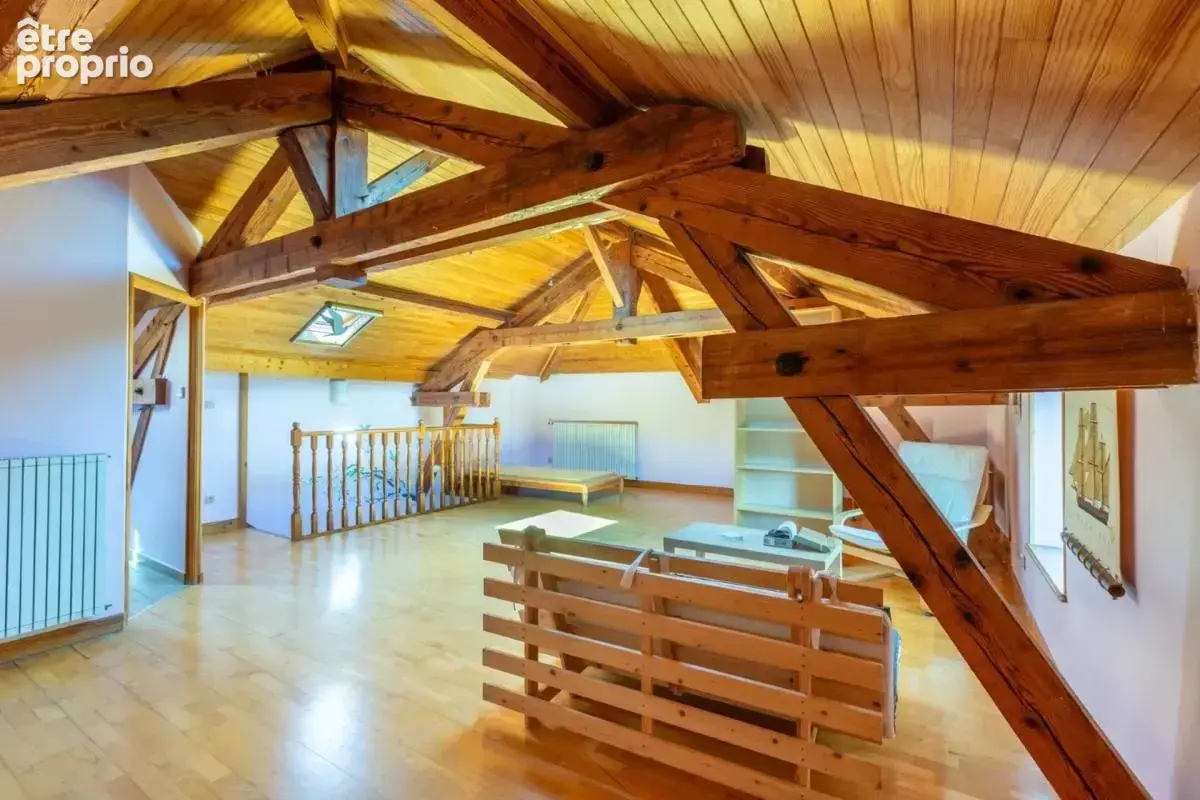 Maison Bourgeoise 8 pièces + annexes VILLARS LES DOMBES (01) - photo 8