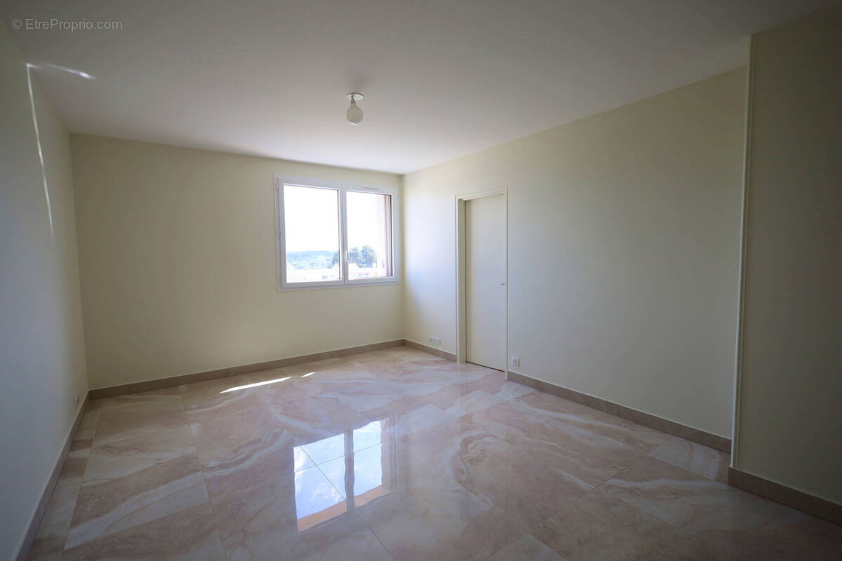Appartement à LE PLESSIS-ROBINSON