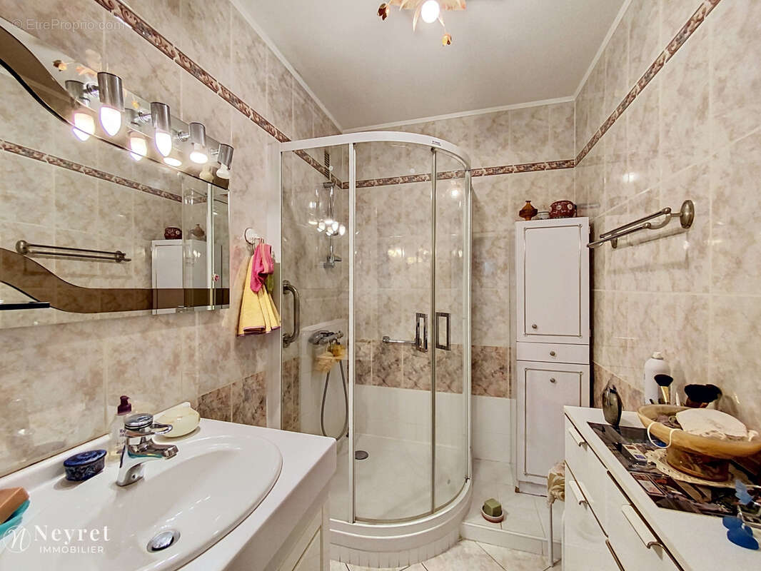 Appartement à SAINT-ETIENNE
