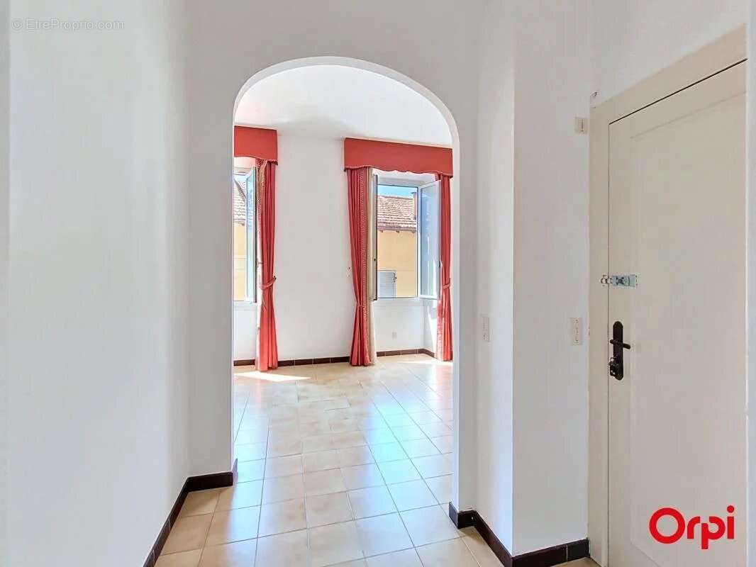 MENTON, QUARTIER GARAVAN : Deux appartements, (3p et studio) - photo 14