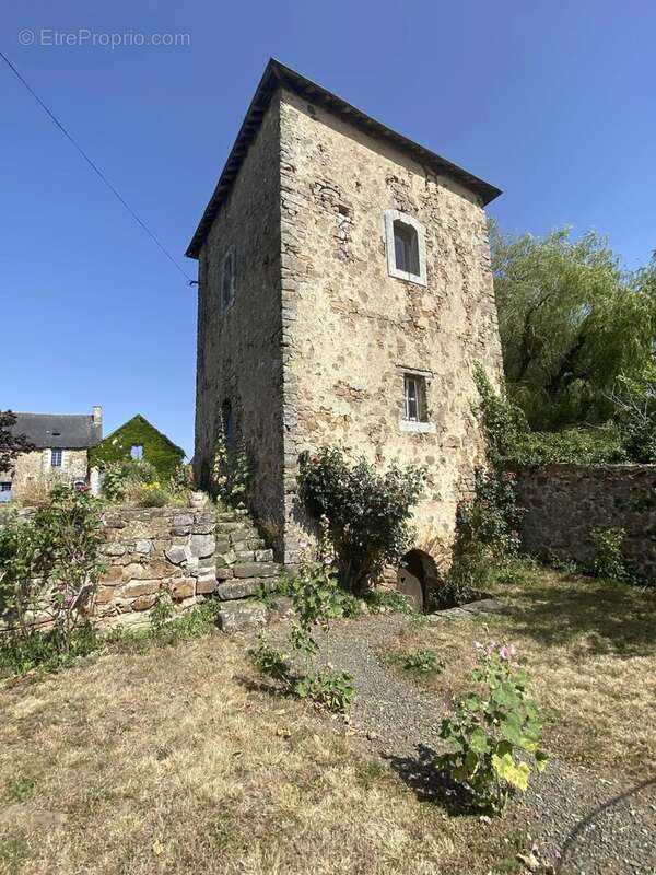 Maison à SAINTE-SUZANNE
