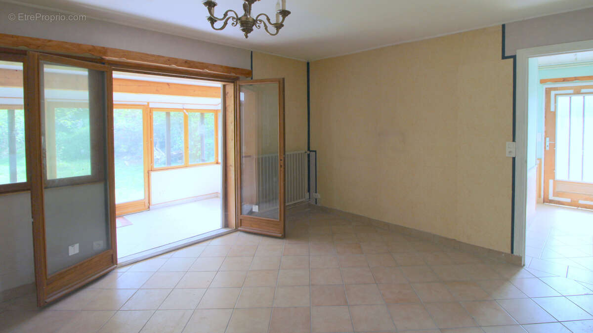 Maison à SAINT-REMY-SUR-AVRE
