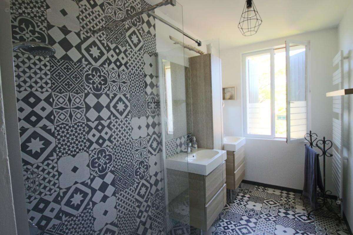 Maison à PUY-L&#039;EVEQUE