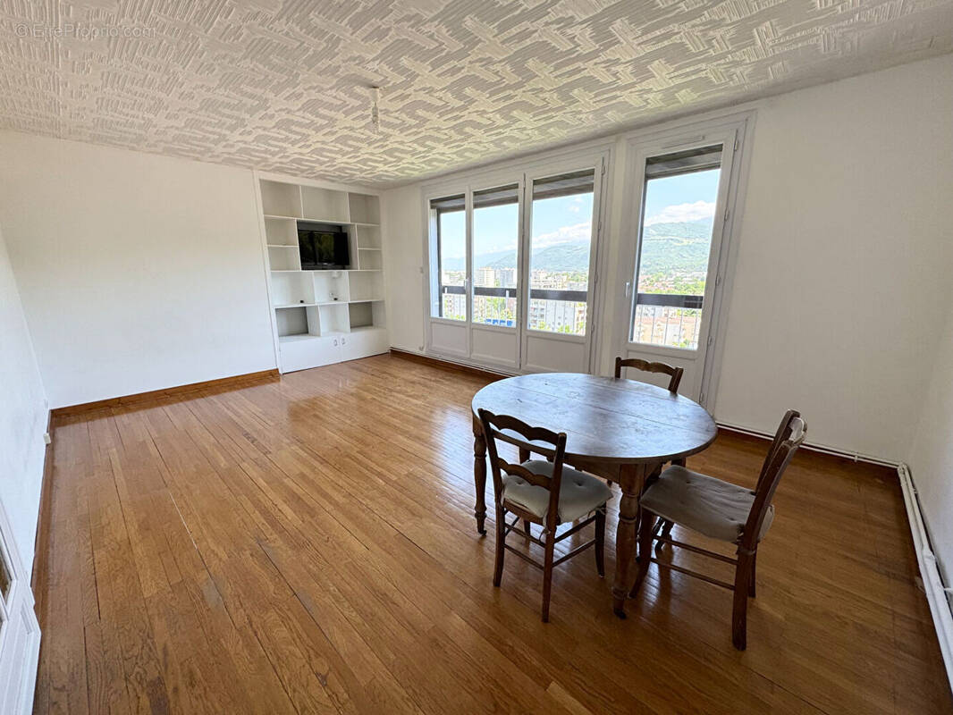 Appartement à ECHIROLLES