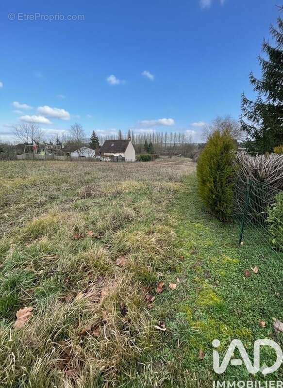 Terrain 1321 m² à Saint-Aubin-Sur-Yonne  - photo 3