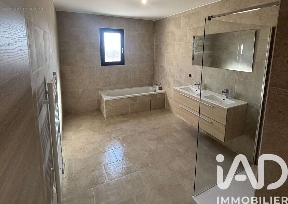 Photo 6 - Maison à GINESTAS