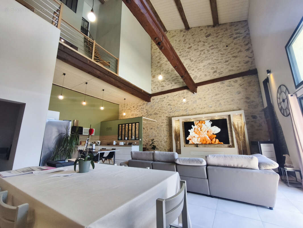 Maison à NISSAN-LEZ-ENSERUNE