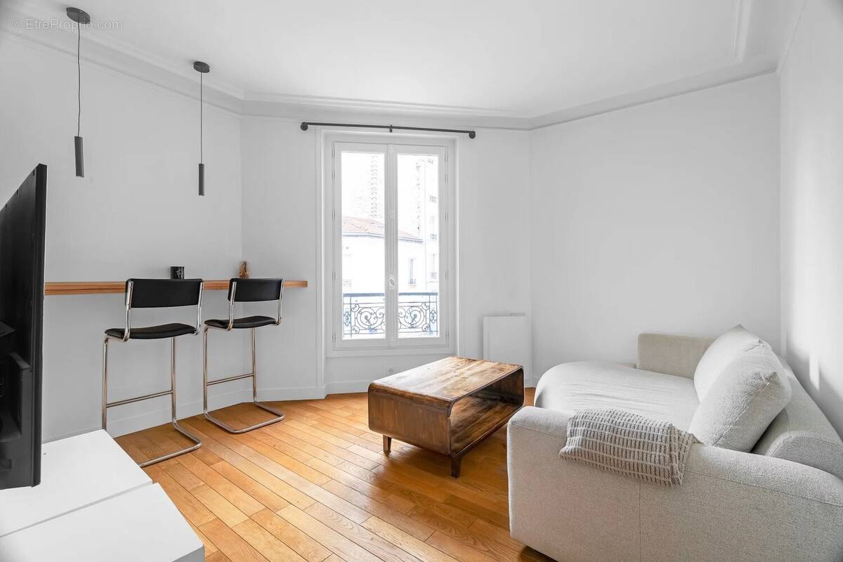 Appartement à PARIS-17E