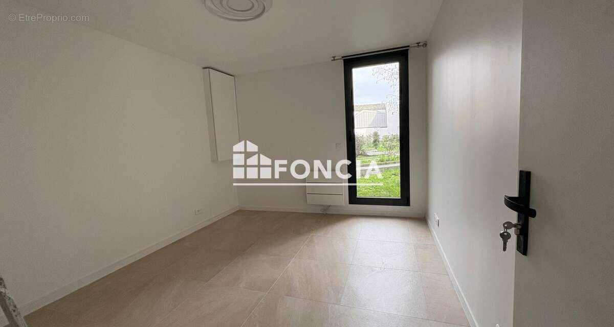 Appartement à AUBERVILLIERS