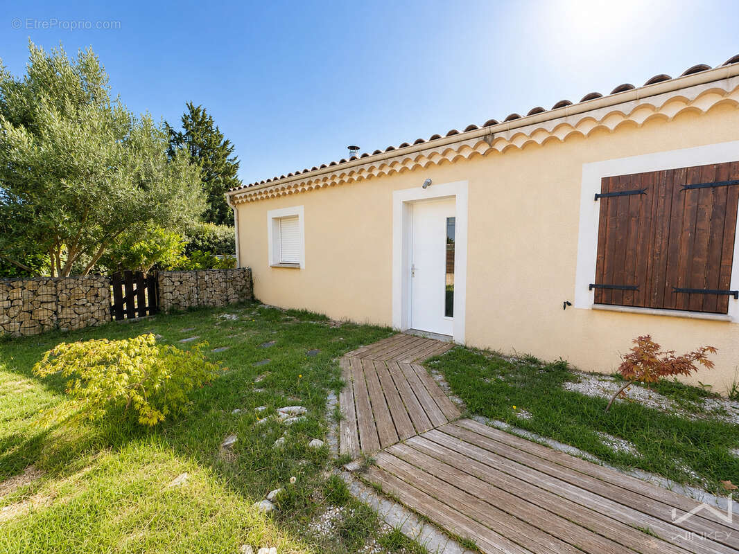 Maison 128 m² à La Begude-De-Mazenc  - photo 2