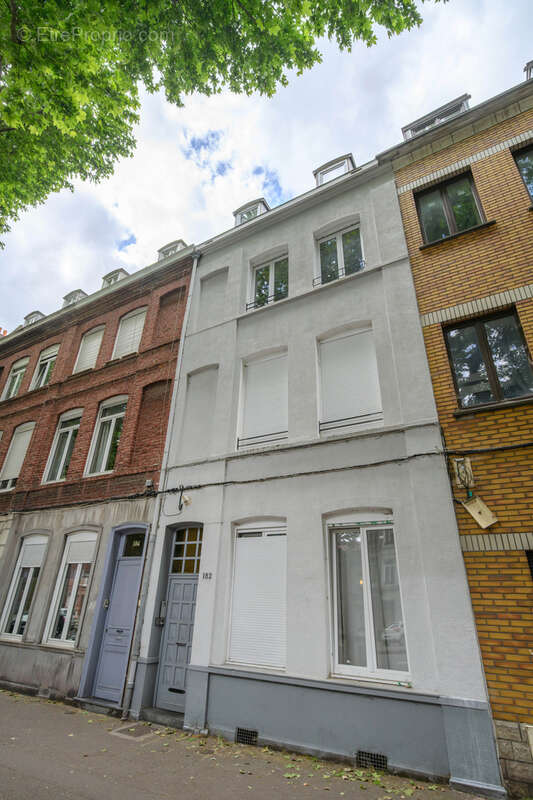 Immeuble de rapport entièrement rénové - 8 studios meublés - Superbe emplacement à Lille - Boulevard Victor Hu - photo 13
