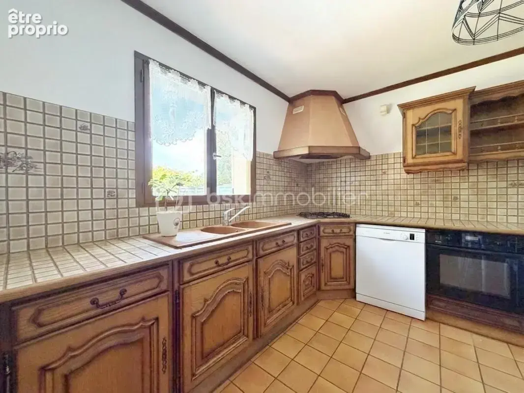 Villeneuve-le-Roi – Maison familiale avec piscine - photo 15