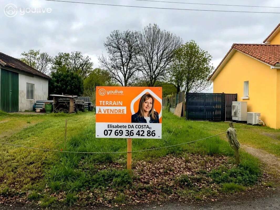 Terrain à LA ROCHE-SUR-YON