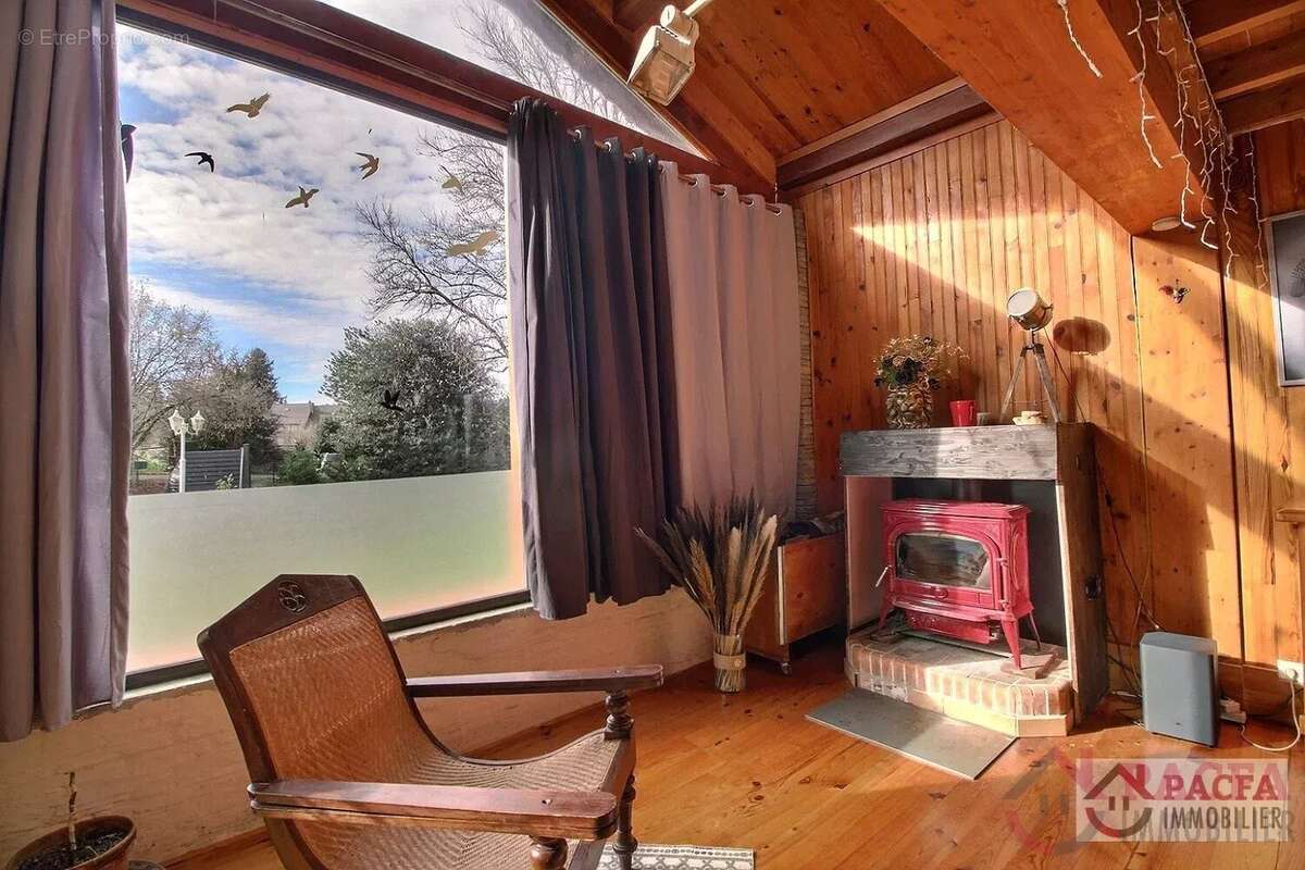 ARFONS - Maison esprit chalet sur 1730 m² de terrain. - photo 9