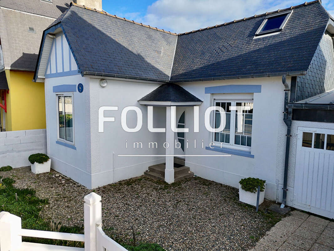 Maison à AGON-COUTAINVILLE