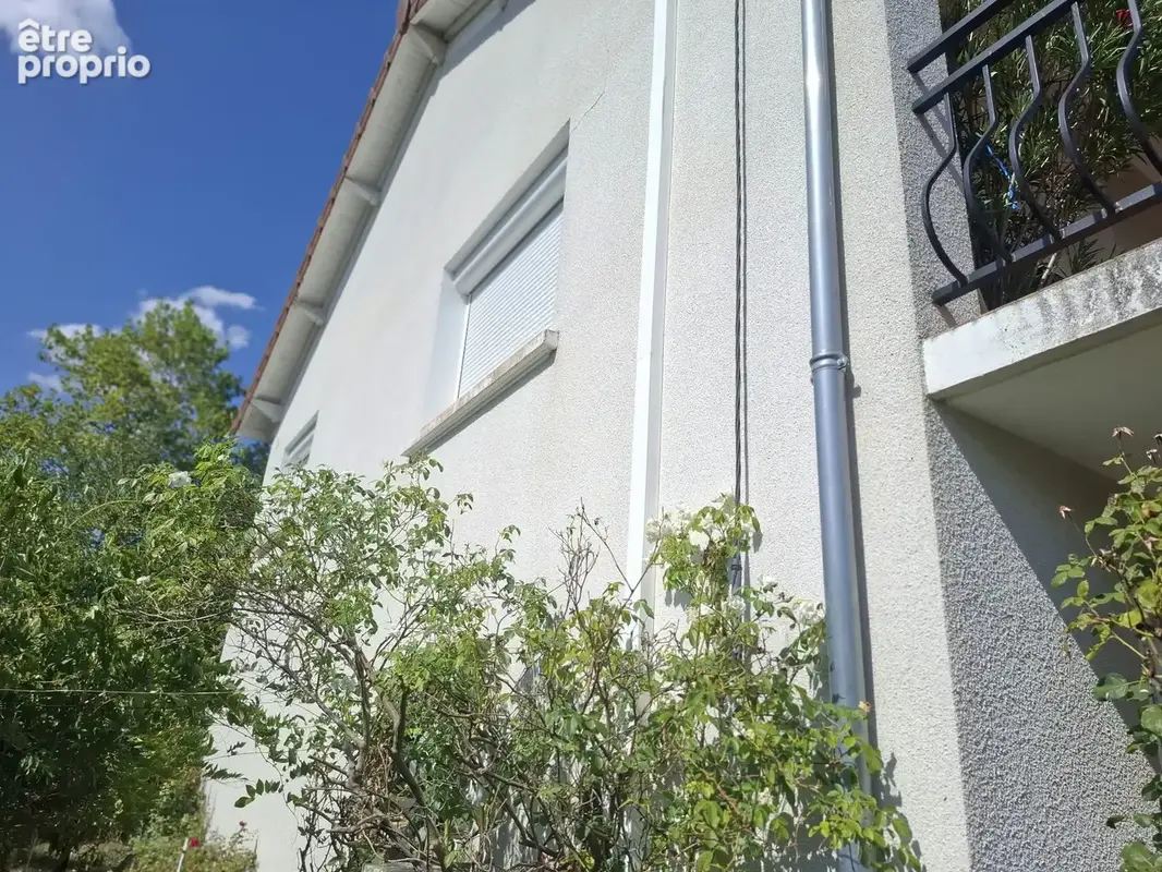 Aux portes de Vichy maison en rez de chaussée surélevée avec jardin arboré, terrasse et double garage - photo 2