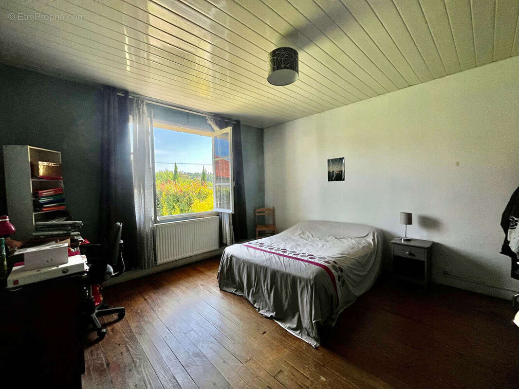 Maison à SAINTE-LIVRADE-SUR-LOT