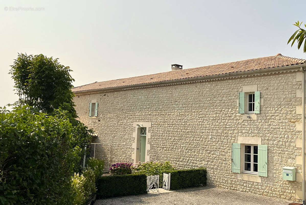 Manoir 4 chambres, 1 dépendance et grand terrain - photo 3