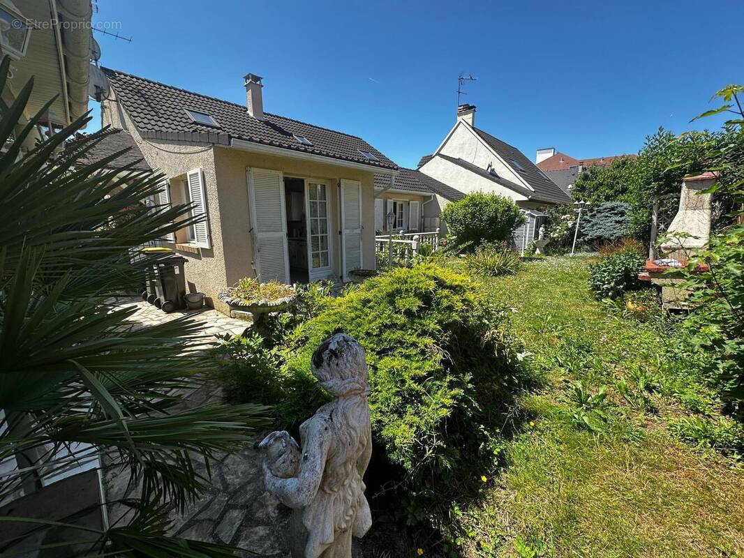 Photo 1 - Maison à OZOIR-LA-FERRIERE