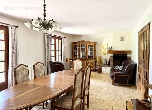 Maison 96 m² à Criquebeuf-En-Caux  - photo 5