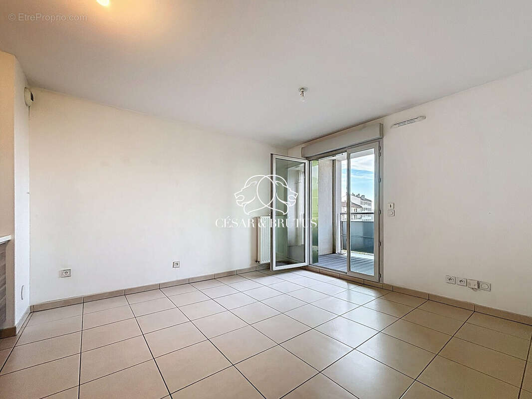 Appartement à LYON-8E