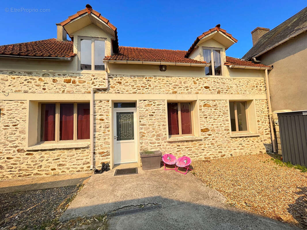 Maison à EPERNON