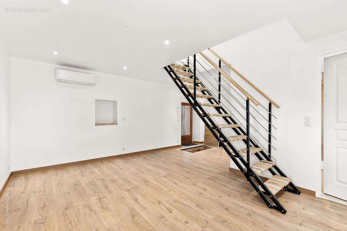 Superbe appartement rénové au coeur du village - photo 7