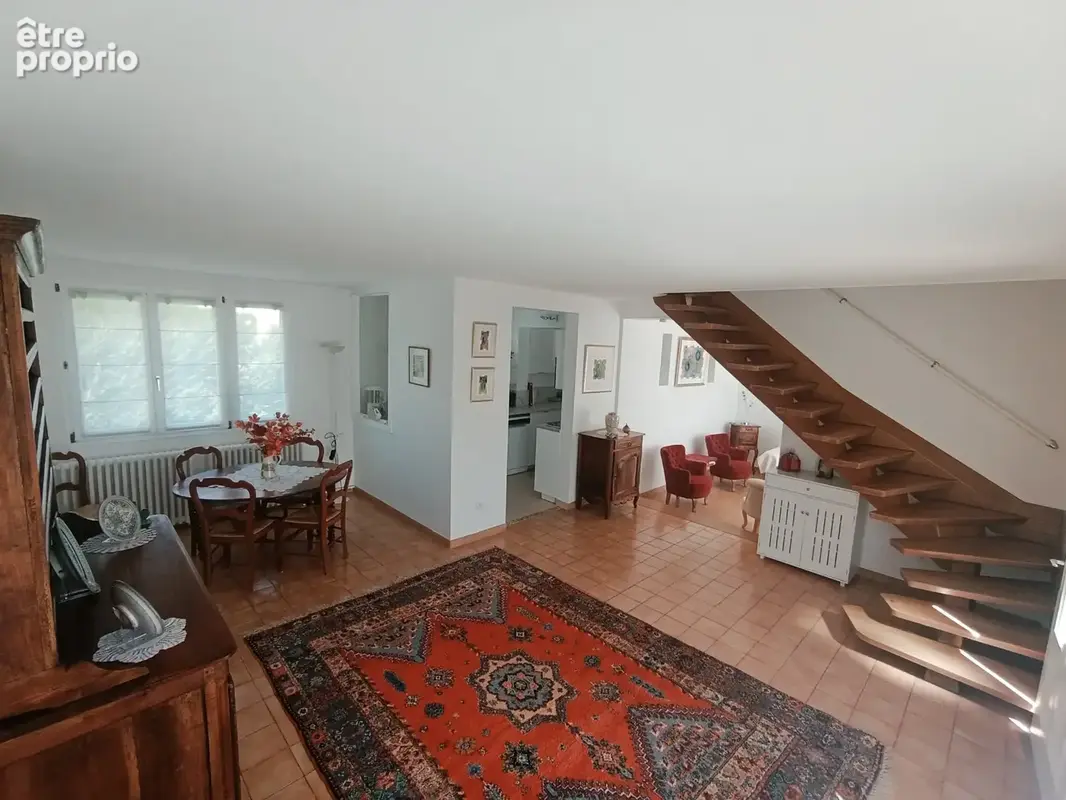 A VENDRE - ORSAY   Maison familiale lumineuse plein Sud avec jardin   7 pièces, d'environ 135,19 m2 au sol et - photo 4