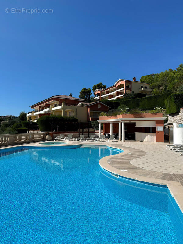 Appartement à EZE