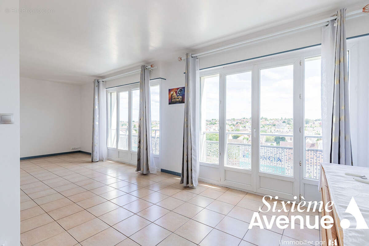 Appartement à CHILLY-MAZARIN