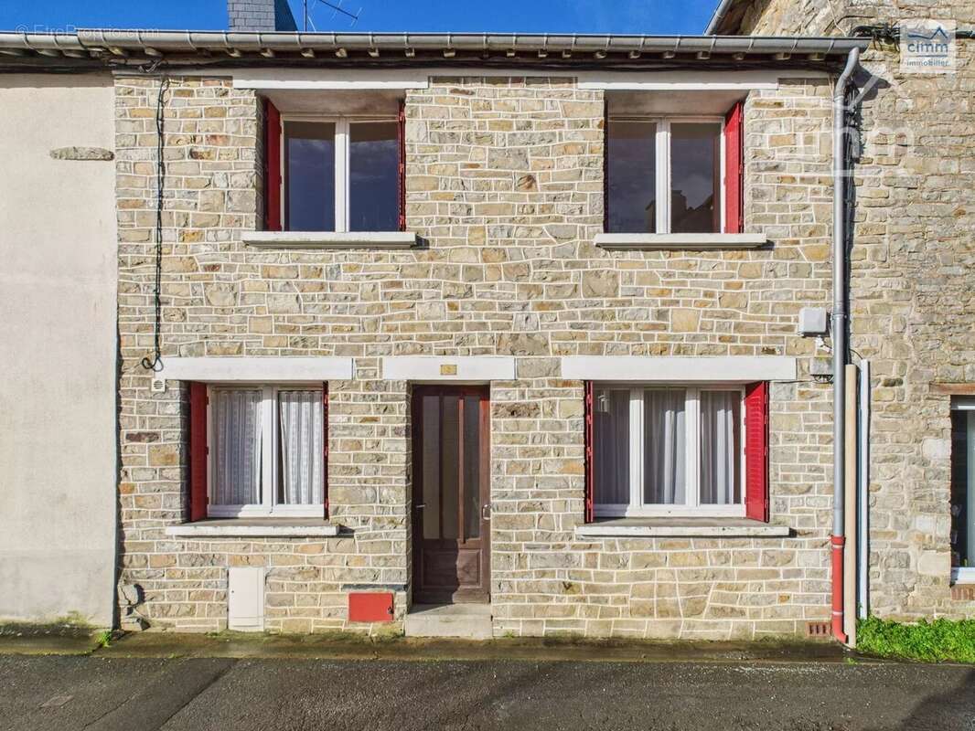 Maison à BOURG-DES-COMPTES