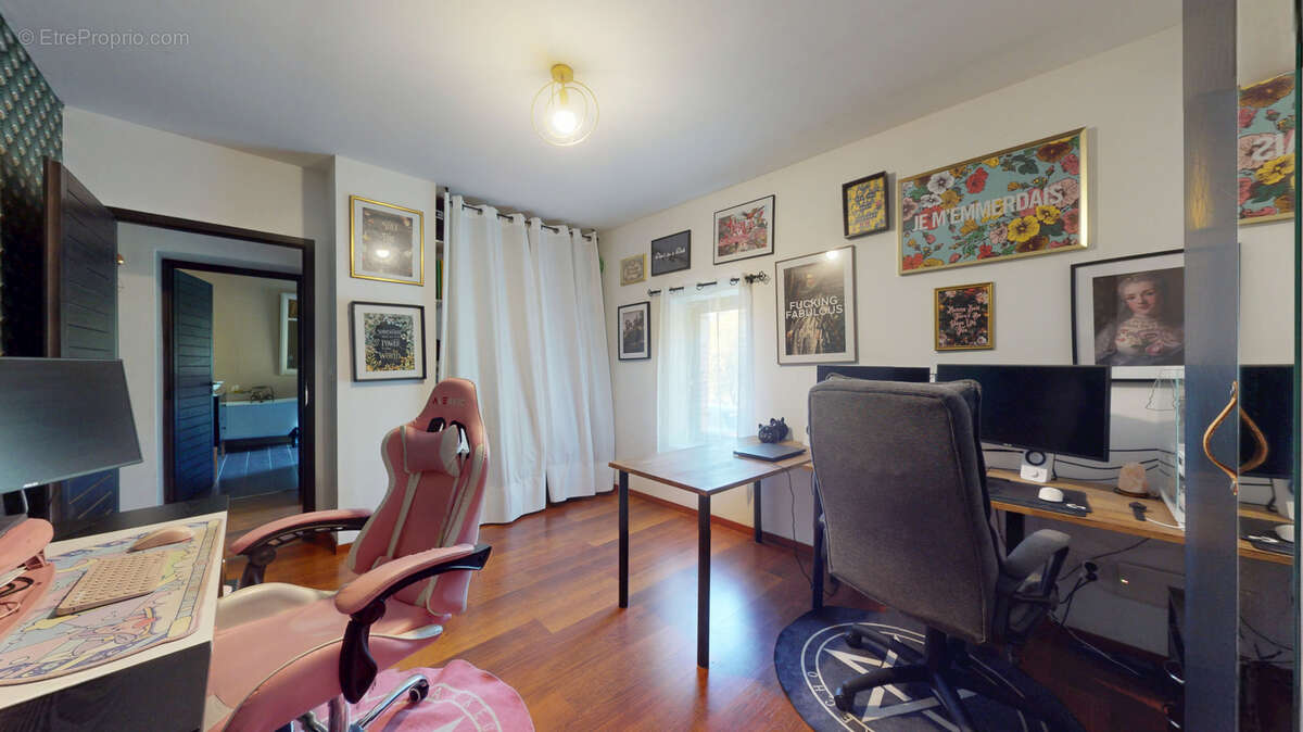 Maison à MONTAIGUT-SUR-SAVE