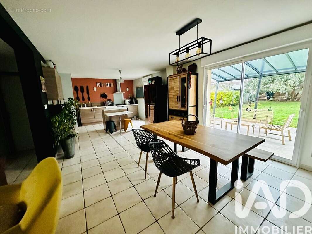 Photo 2 - Maison à FONTAINE-LA-GUYON