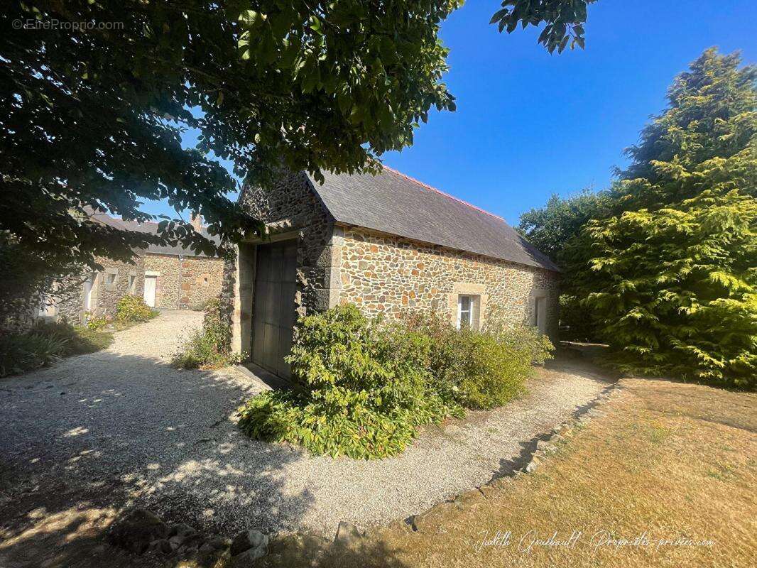 Maison de maître  290m2 sur 7200 m2 de terrain avec tennis - photo 6